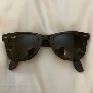Ray Ban Wayfarer Sunglasses Tortoise